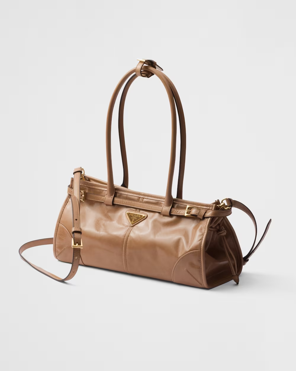 Medium leather handbag